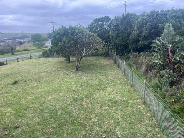 A beautiful level fully fenced plot in Morgan Bay