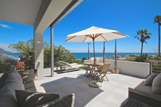 2 Bedroom Self-Catering Apartment in Camps Bay