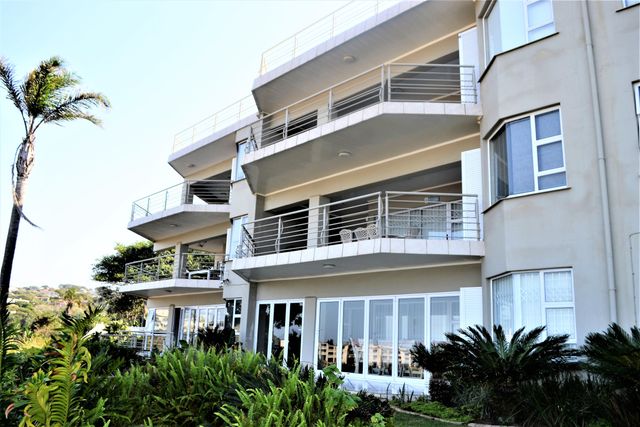 Beautiful  3 bedroom apartment for sale in Uvongo