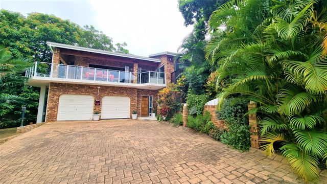 4 Bedroom Freestanding For Sale in Southbroom