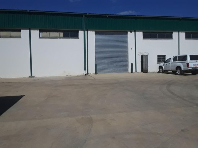 375m² Warehouse To Let in Makeni