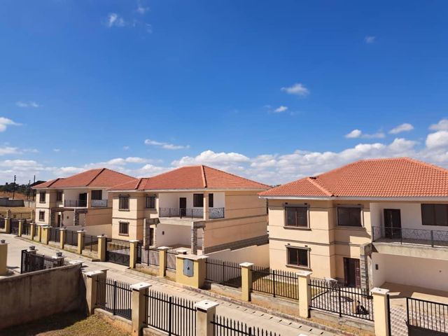 DOUBLE STOREY APARTMENT FOR SALE IN IBEX HILL