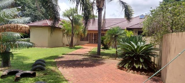 4 Bedroom House To Let in Leopards Hill