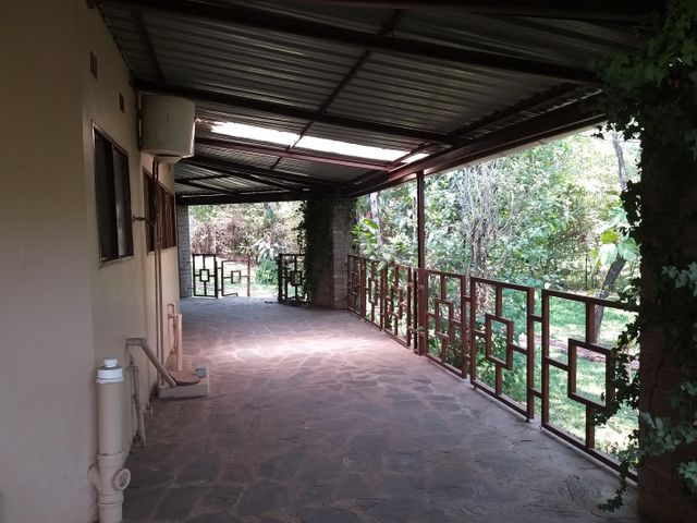2 Bedroom House To Let in Leopards Hill