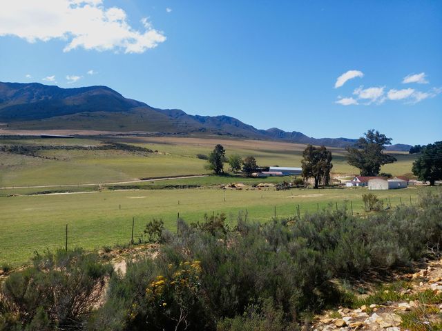 660Ha Farm For Sale in Uniondale Rural