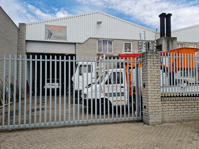 312m2 Factory / Warehouse with small Yard Space TO LET in Saxenburg Park @ only R20000 + vat