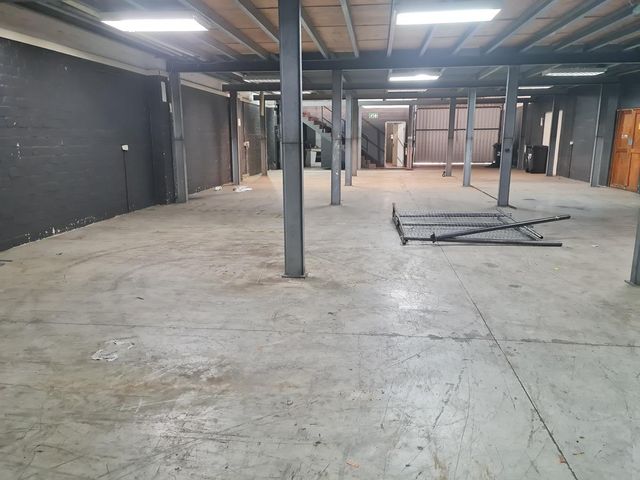 612m² Building To Let in Somerset West Business Park