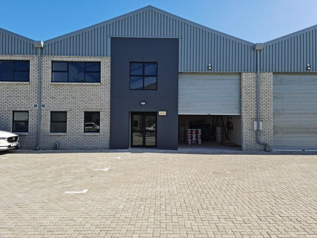 Modern Brand New 242m2 Industrial Warehouse To Let in Firgrove , Somerset West.