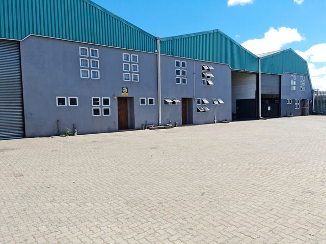 5000m2 Industrial Property For Sale in Blackheath, Western Cape.