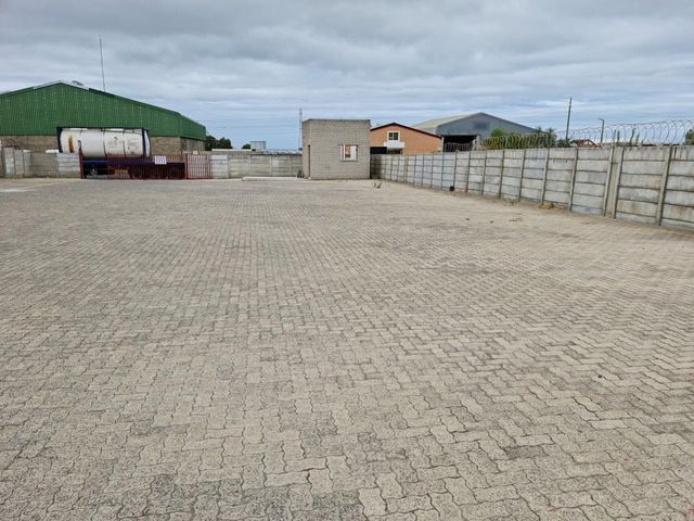 300m2 Factory Warehouse with 2200m2 Enclosed Paved yard To Let in the Strand.