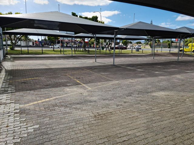 Excellent Visibility - 845m2 Property with Shade Netting TO LET in Kuilsriver.