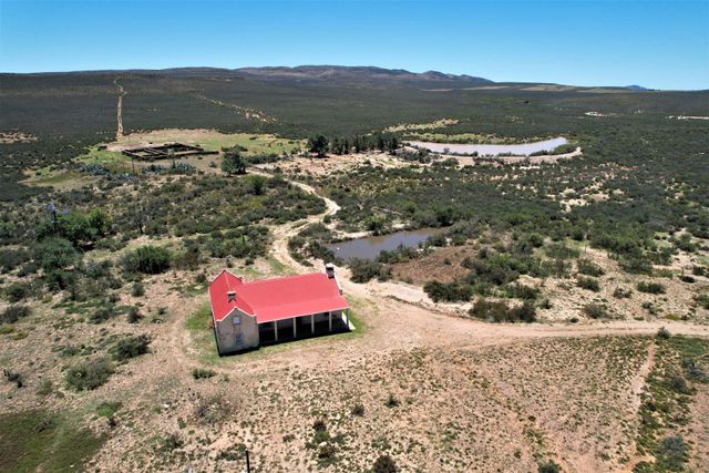 570Ha Farm For Sale in Uniondale Rural