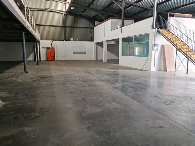 1600m2 Industrial Factory Warehouse To Let in the Strand