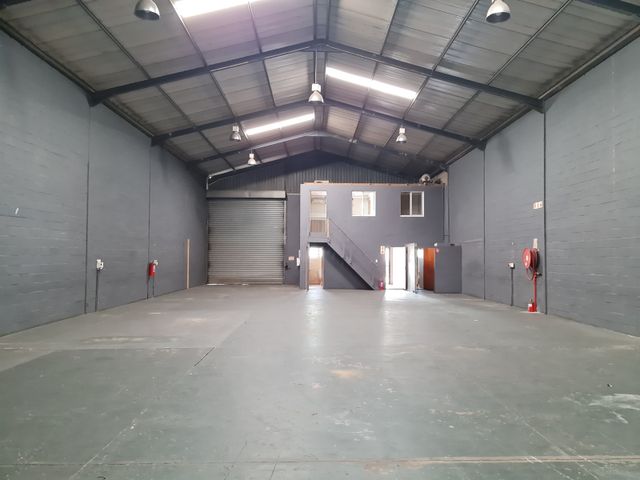 400m2 Factory Warehouse TO LET | TO LEASE in Blackheath Industria.