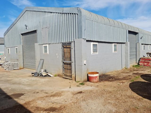 1005sqm Industrial Land with 220sqm Warehouse /office space - FOR SALE in Broadlands, Strand