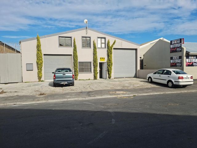 577m2 Industrial Warehouse To Let in Gants, Strand