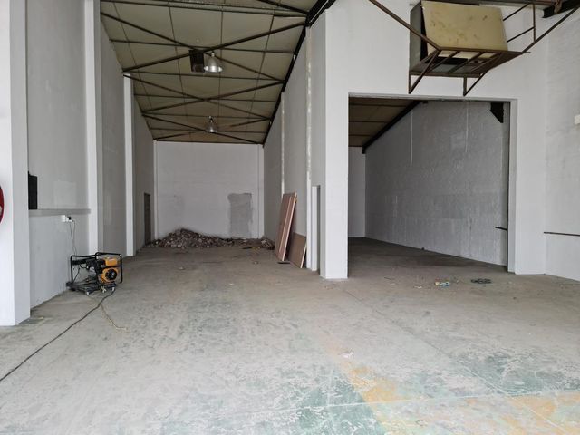 240m2 Industrial Unit To Let in the Strand @ R12000 excluding VAT