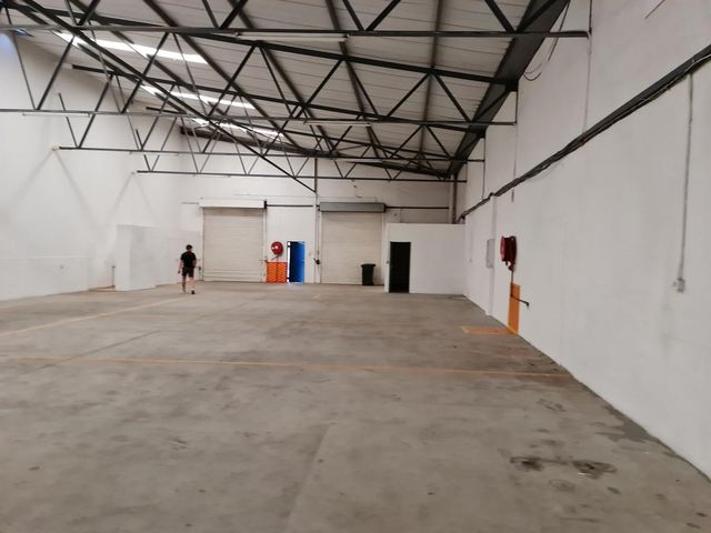 880m2 Factory Warehouse To Let in Gants,Strand.