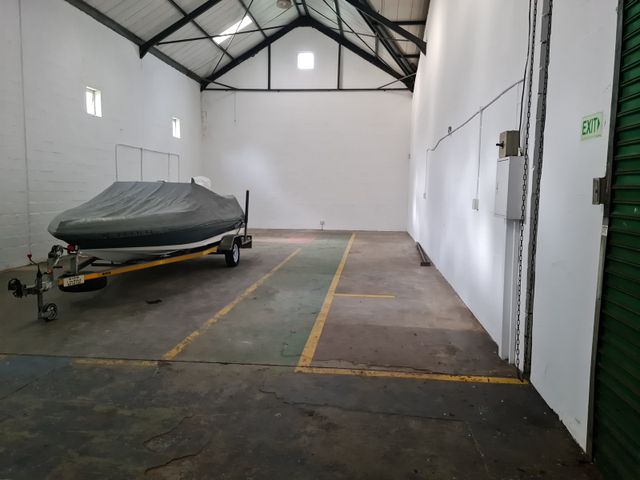 220m2 Industrial Unit TO LET in Somerset West Business Park.