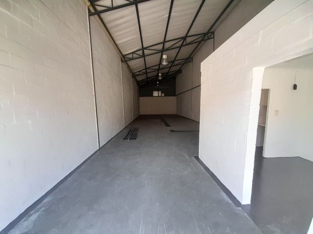 150m2 Industrial Factory Warehouse Unit / To Let in the Strand @ R9 500.00 excl VAT (per/month)