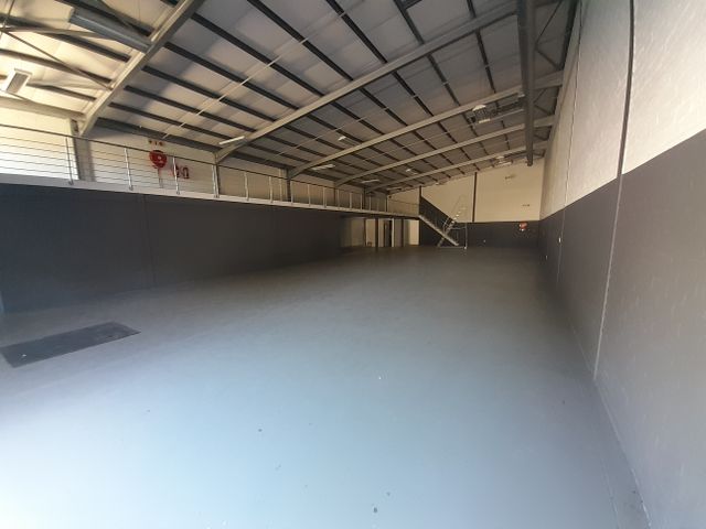 535m2 Industrial Factory Warehouse Unit To Let in Brackenfell Industrial @ R 45 475.00  excluding v