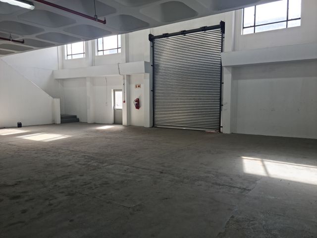 235m² Warehouse To Let in Blackheath Industrial