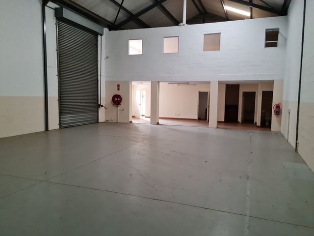 255m² Warehouse To Let in Asla Park