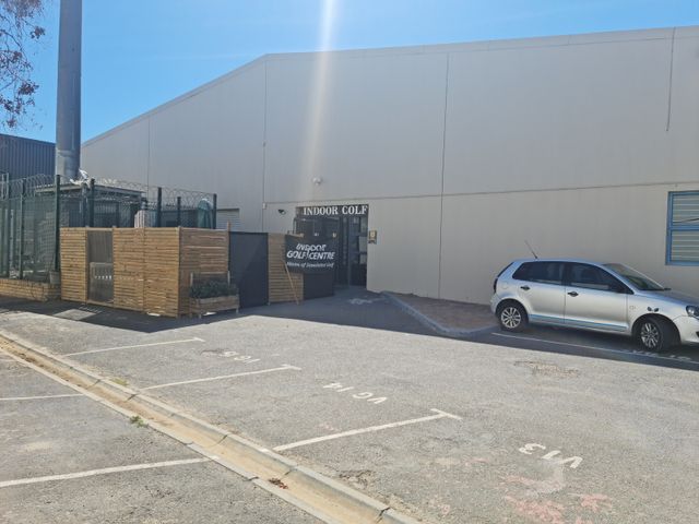 399m² Warehouse To Let in Gants Plaza