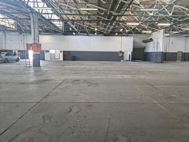 2,074m² Warehouse To Let in Blackheath Industrial