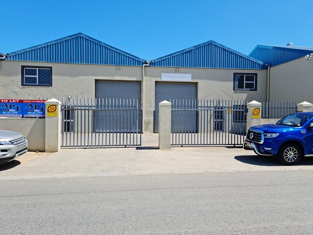 280m² Warehouse To Let in George Park