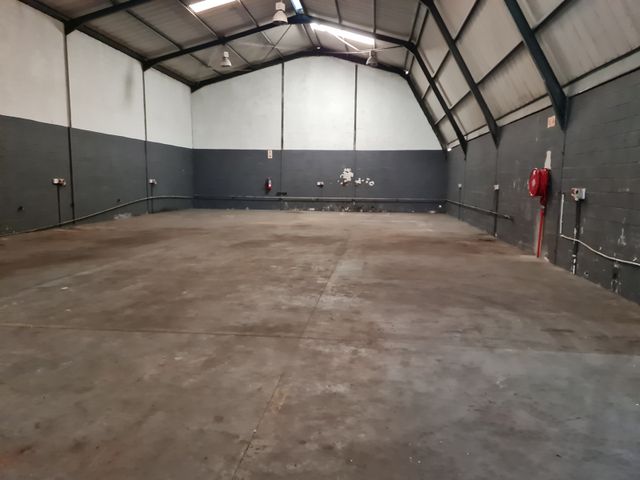 405m² Warehouse To Let in Blackheath Industrial