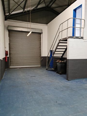 280m2 Industrial Factory Warehouse To Let in the Strand.