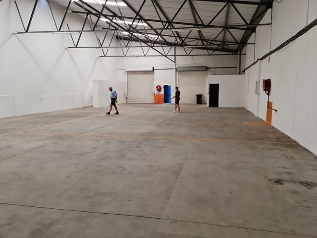 410m² Warehouse To Let in Gants Plaza