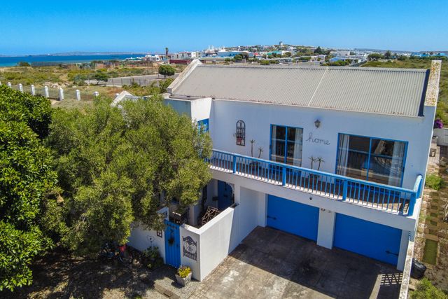 4 Bedroom House For Sale in Blue Lagoon