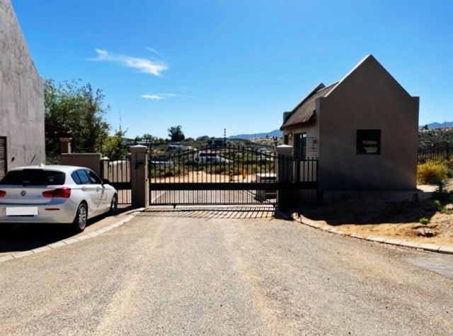 2 Bedroom Gated Estate For Sale in Clanwilliam
