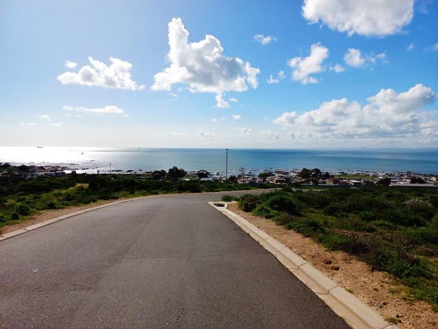 518m² Vacant Land For Sale in St Helena Views