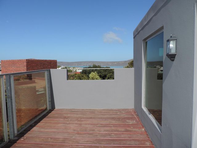 5 Bedroom House For Sale in Myburgh Park