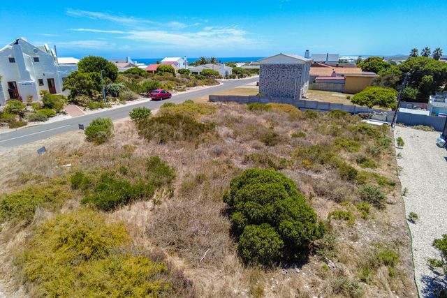 704m² Vacant Land For Sale in Yzerfontein