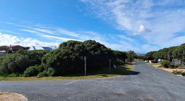 849m² Vacant Land For Sale in Kleinbaai