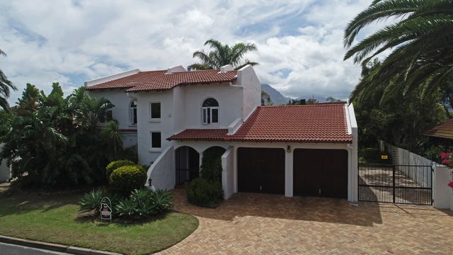 Exquisite Family Home, luxury Living, Modern Comforts, and Eco-Friendly Elegance Awaits!"