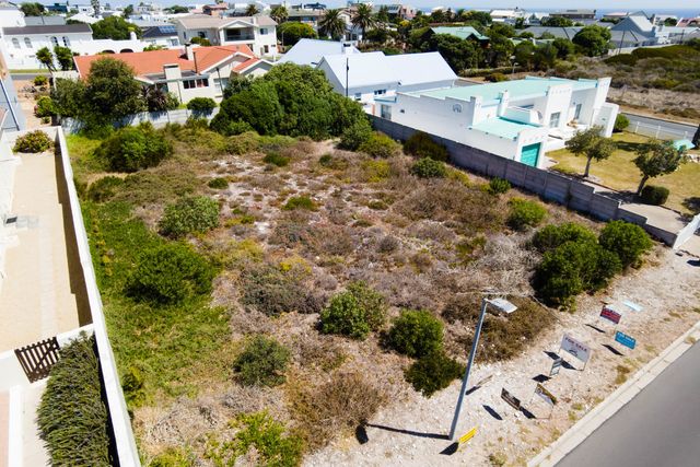 732m² Vacant Land For Sale in Yzerfontein