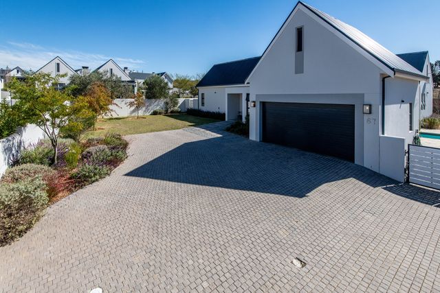3 Bedroom Freestanding For Sale in Paarl South