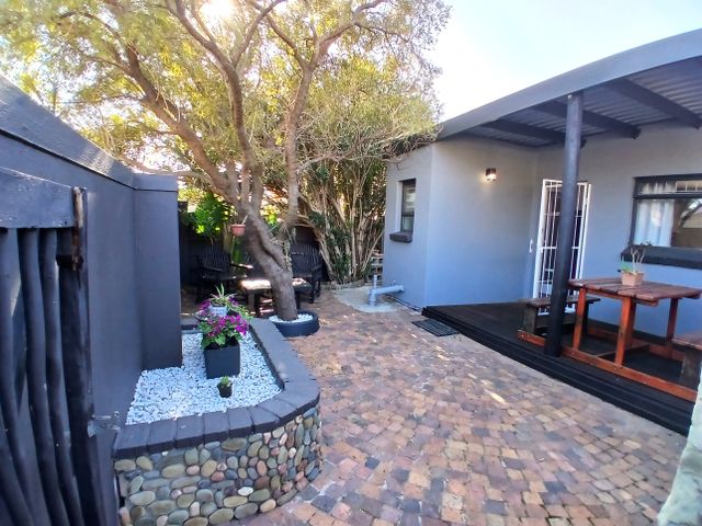 4 Bedroom House For Sale in Dobson