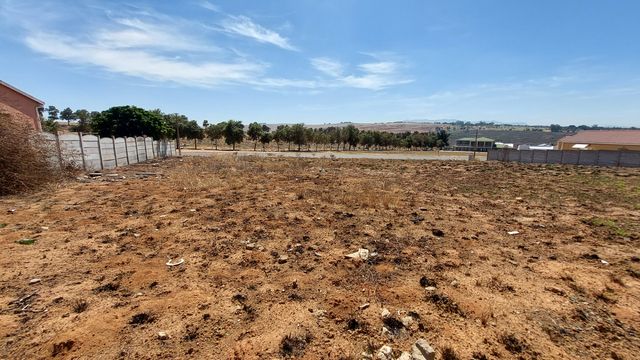 600m² Vacant Land For Sale in Newclair