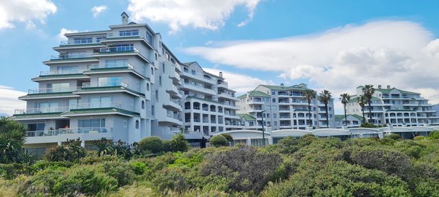 2 Bedroom apartment to rent in popular Emerald Bay, Greenways Golf Estate