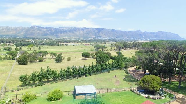 10,003m² Small Holding For Sale in Somerset West Rural