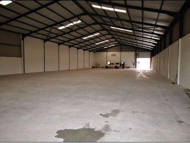 1,200m² Warehouse To Let in Blackheath Industrial
