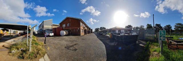 3,300m² Warehouse To Let in Sacks Circle Industrial