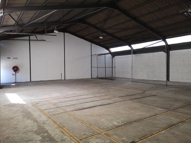 Warehouse units to let in Retreat.