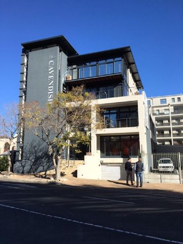 170m² Office To Let in Claremont